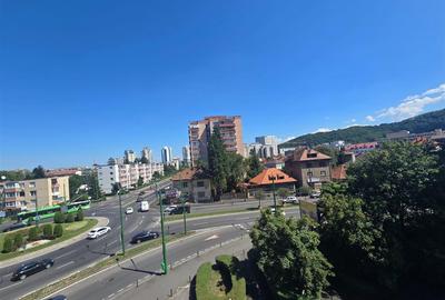 Apartament cu 3 camere decomandat în Griviței