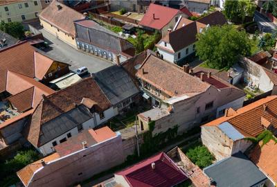 Casa in inima orasului Targu Secuiesc, deschidere oportunita
