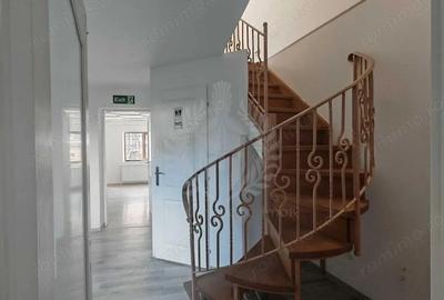 Casă cu 3 camere cu Teren 200 Mp în Central - 14