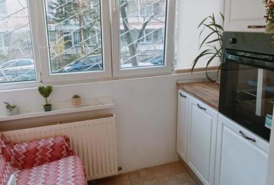 Apartament cu 3 camere decomandat în Tineretului