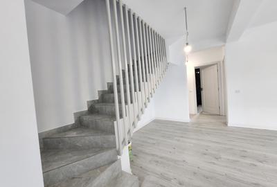 Duplex cu 4 camere cu Teren 325 Mp în Valea Adâncă