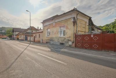 Apartament 3 camere in casa de vanzare in zona Brasovul Vechi