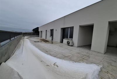 Penthouse cu 3 camere decomandat în Galata - 1