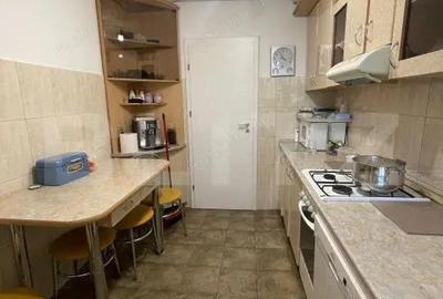 Apartament cu 3 camere semidecomandat în Central - 12