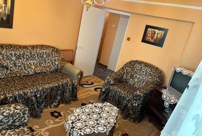 Vând apartament ultracentral,  lângă Primărie, 3 camere, decomandat, 2 balcoane - 6
