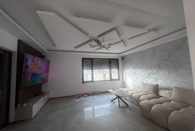 Casă cu 4 camere în Central - 2