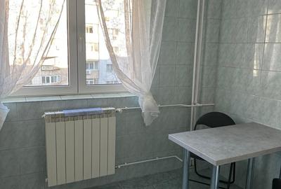 Apartament cu 2 camere semidecomandat, mobilat în Polonă - 4