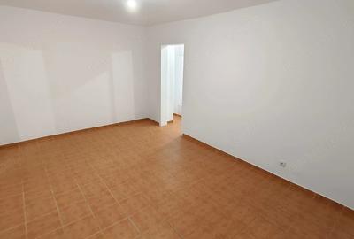 Apartament cu 4 camere semidecomandat în 1 Mai - 2