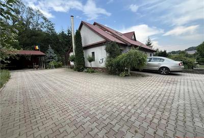 Casă cu 5 camere cu Teren 1596 Mp în Central - 7