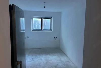 Casă cu Teren 900 Mp în Central - 2