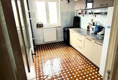 Apartament cu 3 camere decomandat în Balada - 3