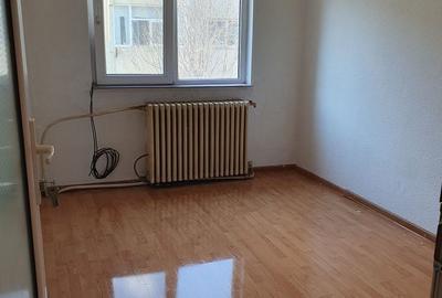 Garsonieră decomandată în Central - 1