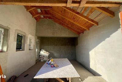 Casă cu 4 camere în Central