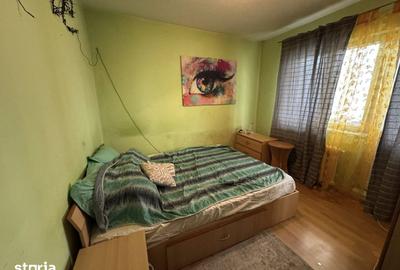 Apartament cu 3 camere decomandat în Valea Aurie