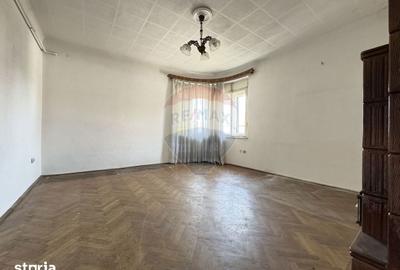Casă cu 3 camere cu Teren 479 Mp în Central - 2