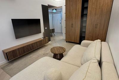 Apartament cu 2 camere semidecomandat, mobilat în Central