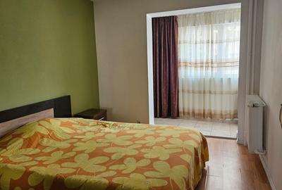 Apartament cu 3 camere semidecomandat în Titan