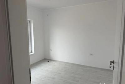 Casă cu 4 camere cu Teren 300 Mp în Malu Mare - 4