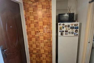 Garsonieră decomandată în Tudor