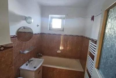 Apartament cu 3 camere semidecomandat în Central - 3