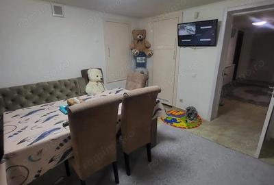 Apartament 5 camere,suprafata mare, curte, bloc 2006 - 4 nivele, Decebal, metrou - 10