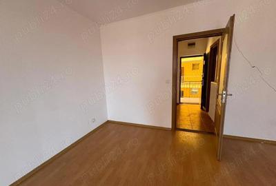 Garsonieră decomandată în Central - 2