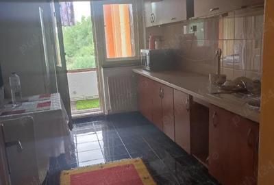 Garsonieră decomandată în Plopilor - 1