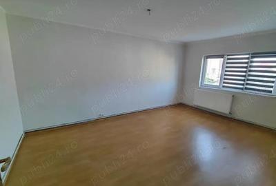 Apartament cu 2 camere decomandat în Soarelui