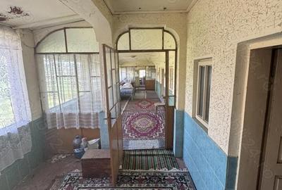 Casă cu 6 camere cu Teren 1950 Mp în Crivăț - 1