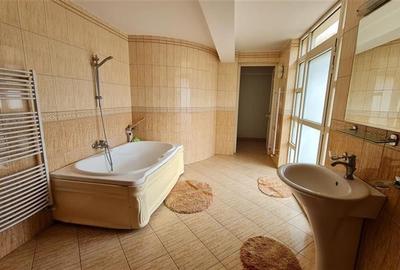 Casa deosebita in centrul orasului - COMISION 0% pentru Cumparator Casa deosebita in centrul orasului - COMISION 0% pentru Cumparator - 16