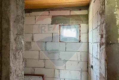 Casa / Vila cu 5 camere de vanzare - 2