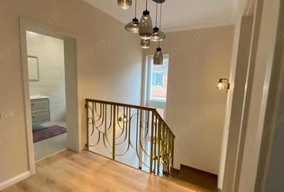 Casă cu 5 camere cu Teren 330 Mp în Giroc - 2