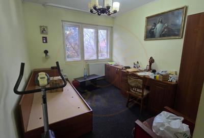 Casă individuală cu 6 camere cu Canalizare în Central - 8