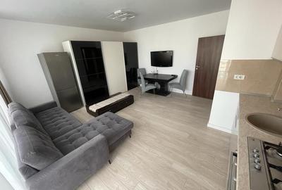 Apartament cu 3 camere semidecomandat în Mihai Bravu
