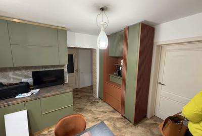 Apartament cu 3 camere decomandat în Central - 1