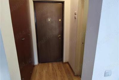 Garsonieră semidecomandată în Apărătorii Patriei - 2