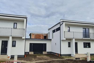 Casă cu 5 camere cu Teren 350 Mp în Dumbrăvița - 2