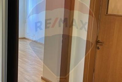 Apartament cu 3 camere decomandat, mobilat în Băneasa - 10