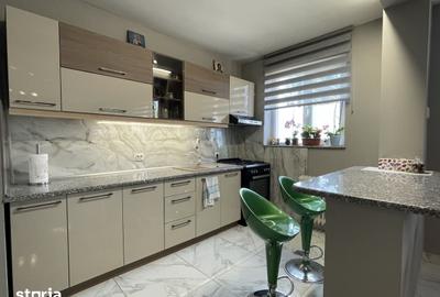 Casă cu 9 camere cu Teren 711 Mp în Central - 3