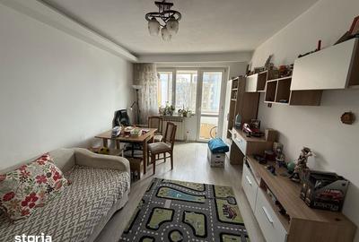 Apartament cu 3 camere decomandat în Lacul Tei