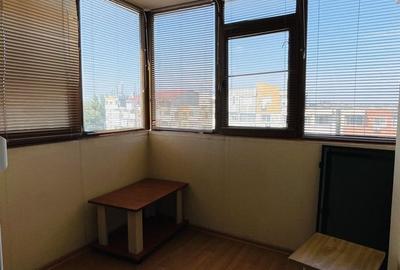 Apartament cu 3 camere decomandat în - 12