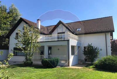 Casa / Vila Exclusivista cu Piscina de Inchiriat Blvd I... - 2