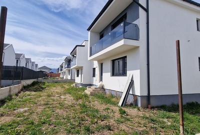 Casă cu 3 camere cu Teren 170 Mp în Central