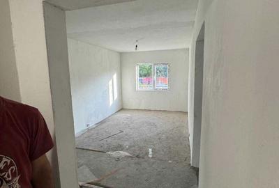 Apartament cu 4 camere decomandat în Mătăsari - 5