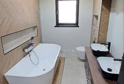 Casă individuală cu 5 camere cu Canalizare în Central - 18
