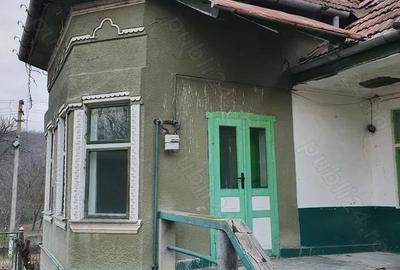 Casă cu 3 camere cu Teren 1400 Mp în Ogra - 1