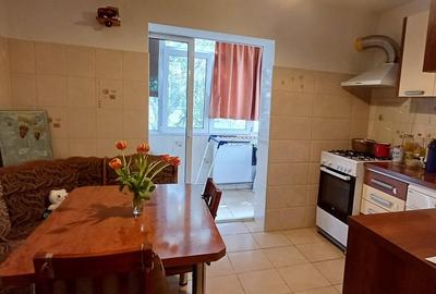 Apartament cu 3 camere decomandat în Casa de Cultură - 2