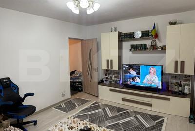 Apartament 2 camere ,renovat , zona micro 4 - 2
