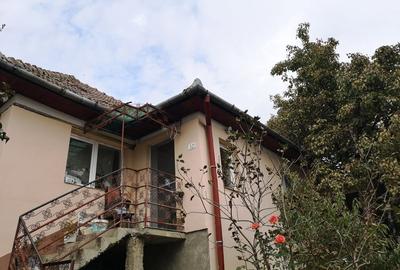 Casă cu 2 camere cu Teren 2040 Mp în Rediu - 1