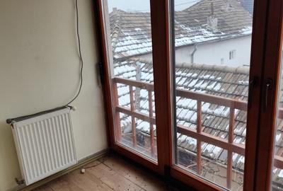 Casă individuală cu 5 camere cu Canalizare în Central - 4